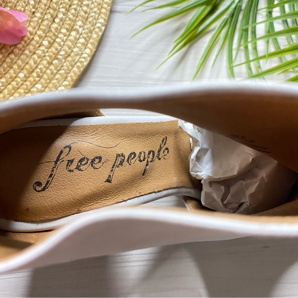 Free People White Ankle Boots - Picture 13 of 16